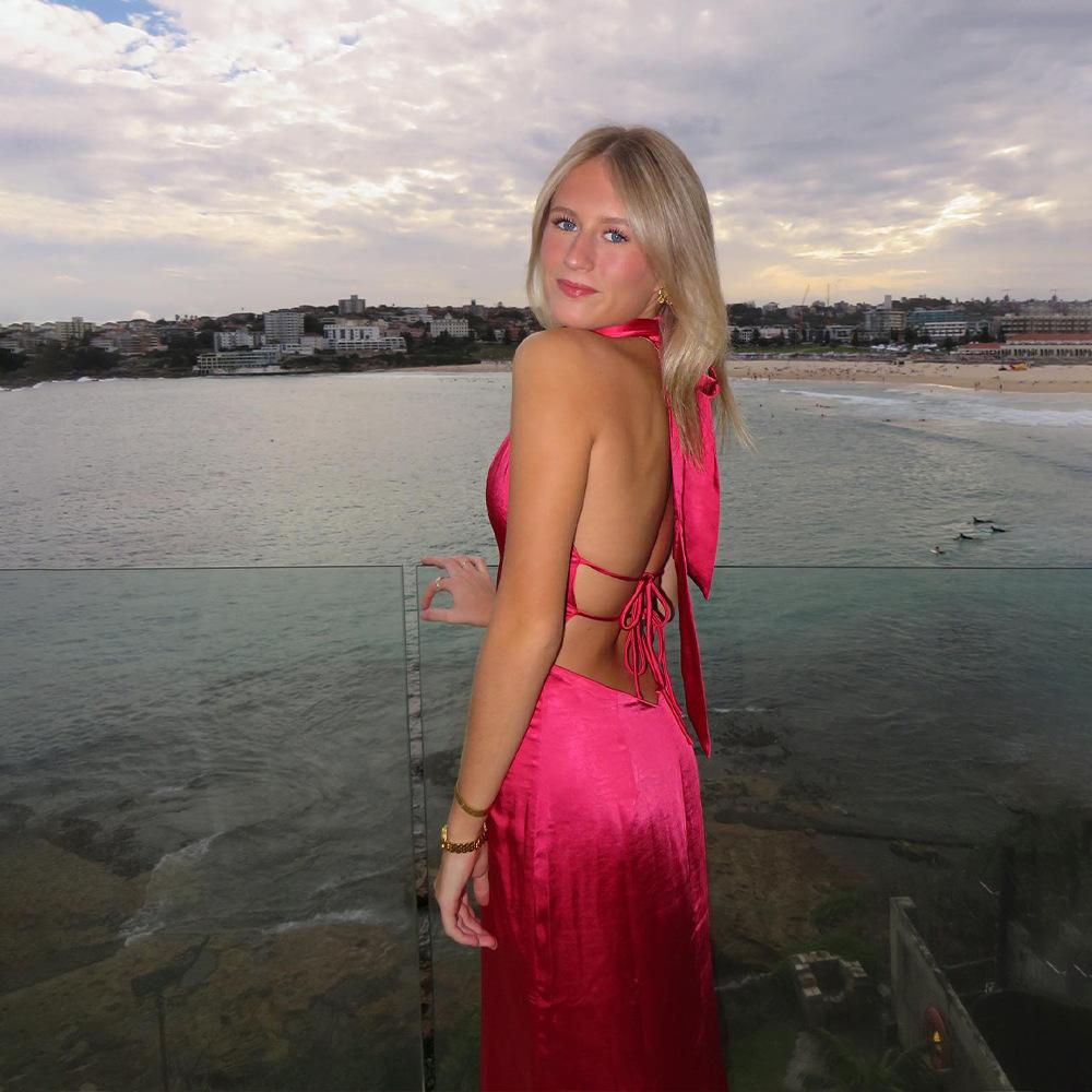 Letní šaty s ramínky na krk, s výstřihem do V a odhalenými zády