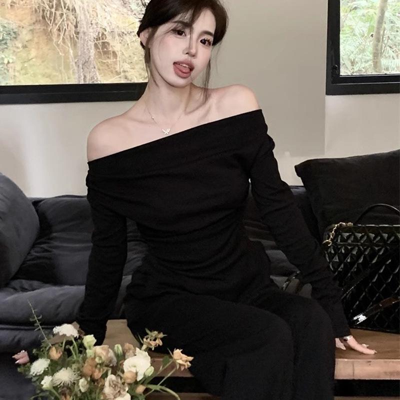 Sleek Off-Shoulder Slim Fit Long-Sleeve T-Shirt for Women - Early Autumn Essential