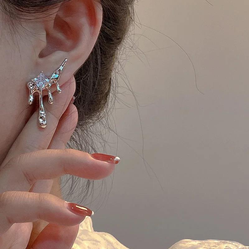 Water Droplets Zircon Unique Earrings New Fashion Cool Wind Small Female Stud Woman Jewelry Accessories