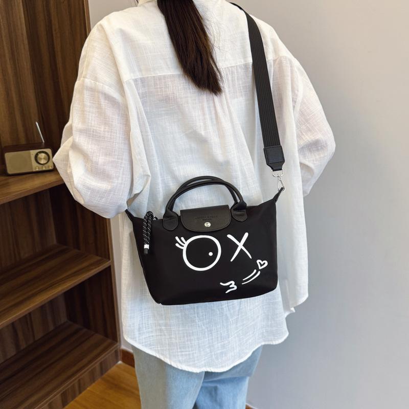 Large capacity bag women's new high-end sense niche portable shoulder bag fashion messenger tote bag tide