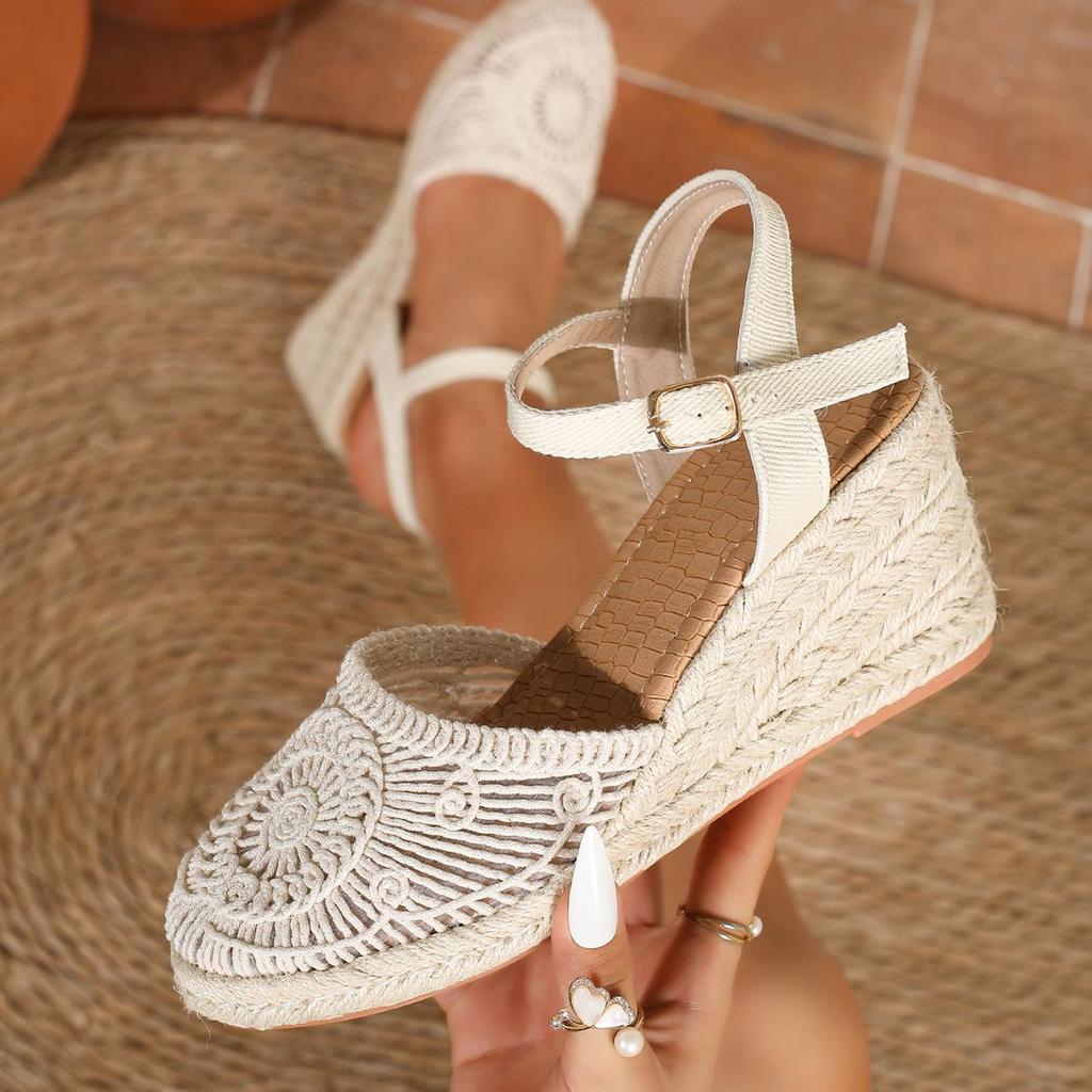 2026 Fashionable Versatile Large Size Height-Increasing Buckle Sandals