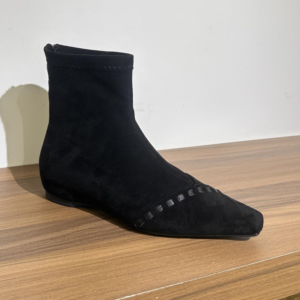 2025 new inner height increase explosion woven Korean version small square head suede bare boots niche short boots foreign versatile women's boots