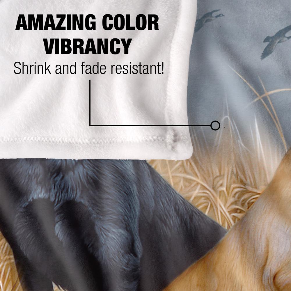JQ Licensing Jg-Jp Silky Labrador Hunting Supersoft Blanket