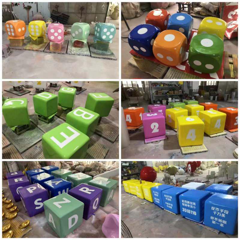 

Сидіння-куб з скловолокна у формі гральної кістки для торгових центрів, дитячих садків, шкіл та креативних просторів 70*70*70