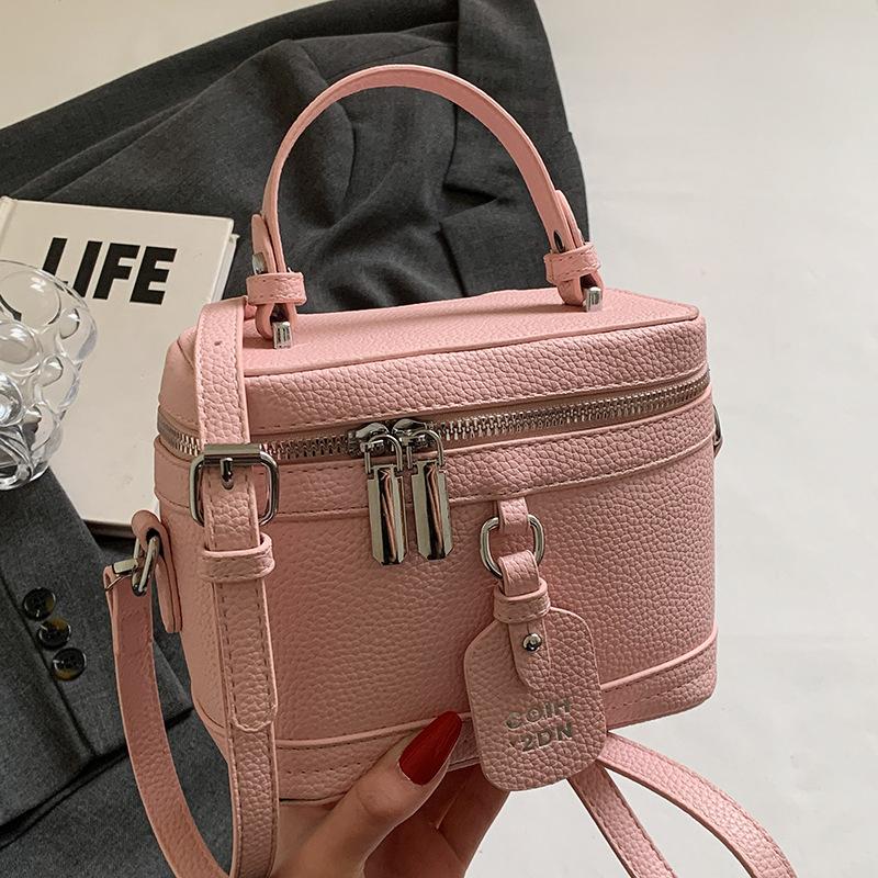 Spring and Summer New High-end Texture Temperament Portable Box Bag Fashionable Versatile Niche Commuting Foreign Style Messenger Bag Women