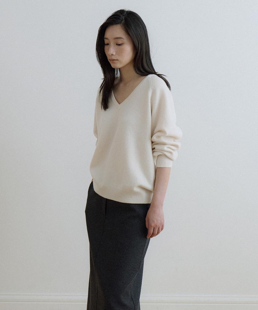 LINGSEOUL Deep V-Neck Wool Knit-Ivory
