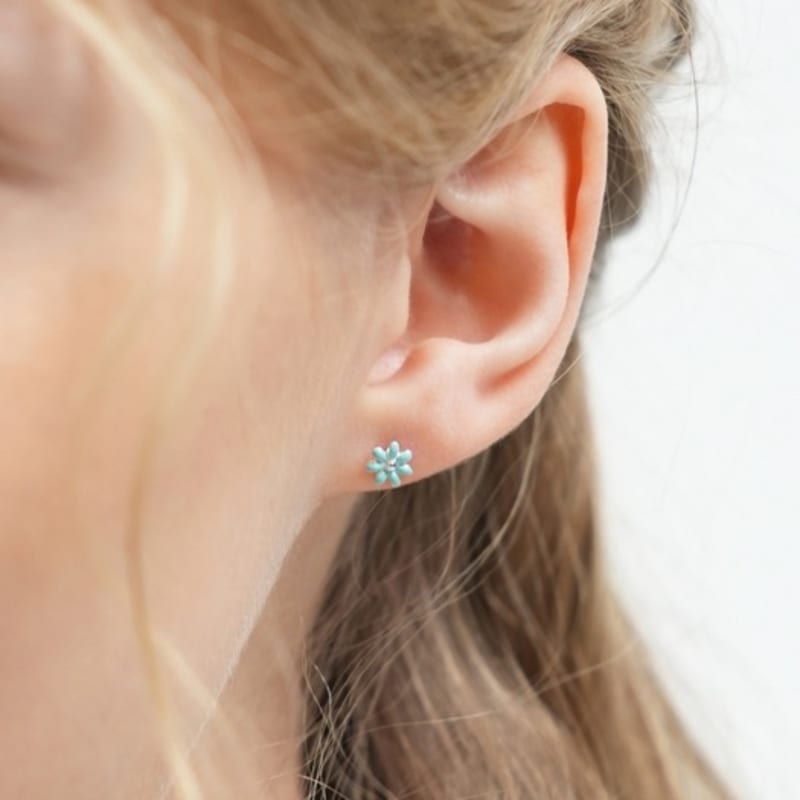 BONBEAU Soft color daisy pin earrings, silver 925 color flower daisy earrings