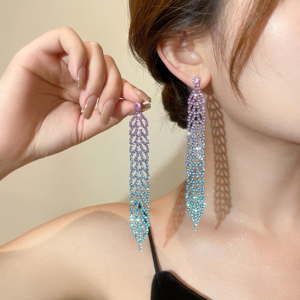 Explosive Simple Rhinestone Fringed Long Earrings