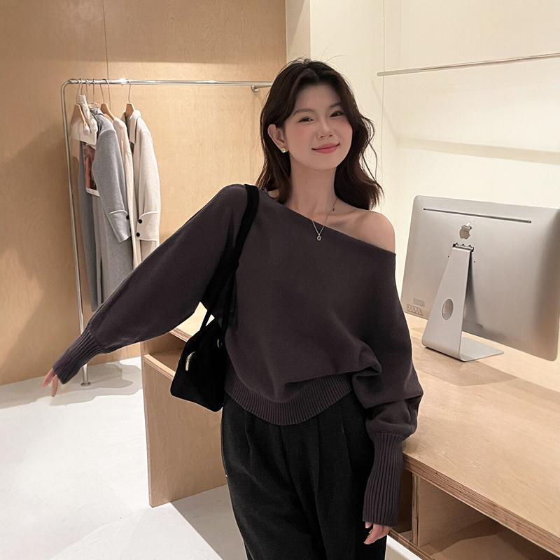 Khaki Off-Shoulder Knitted Sweater: Women's Early Autumn Versatile Style