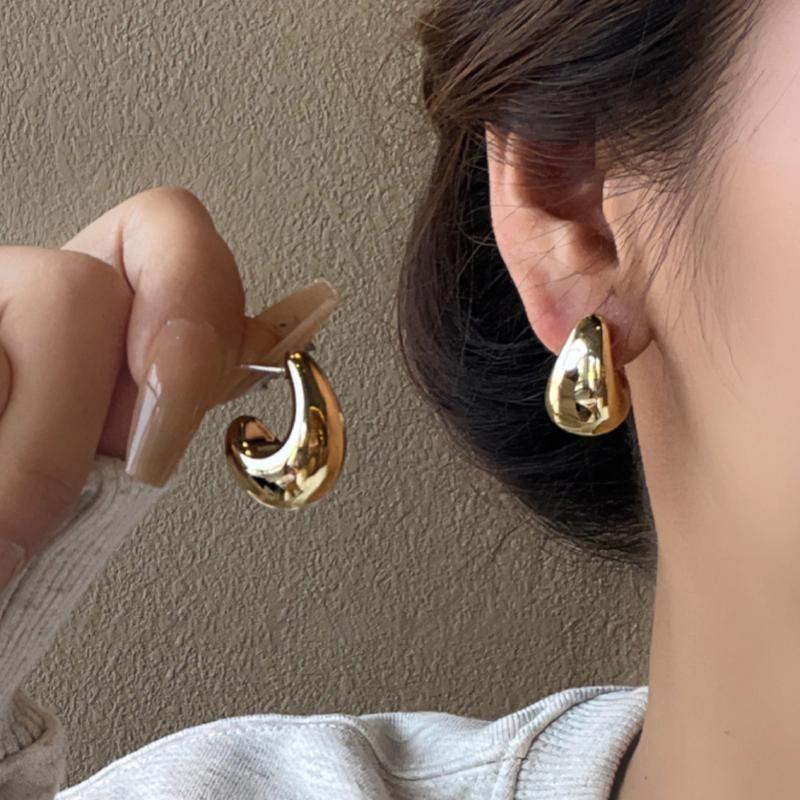 

S925 Sterling Silver Needle Ins Asymmetrical Water Drop Ear Studs Fashion Simple Graceful Geometric Earrings Classy Cold Style Female Pair of golden drops