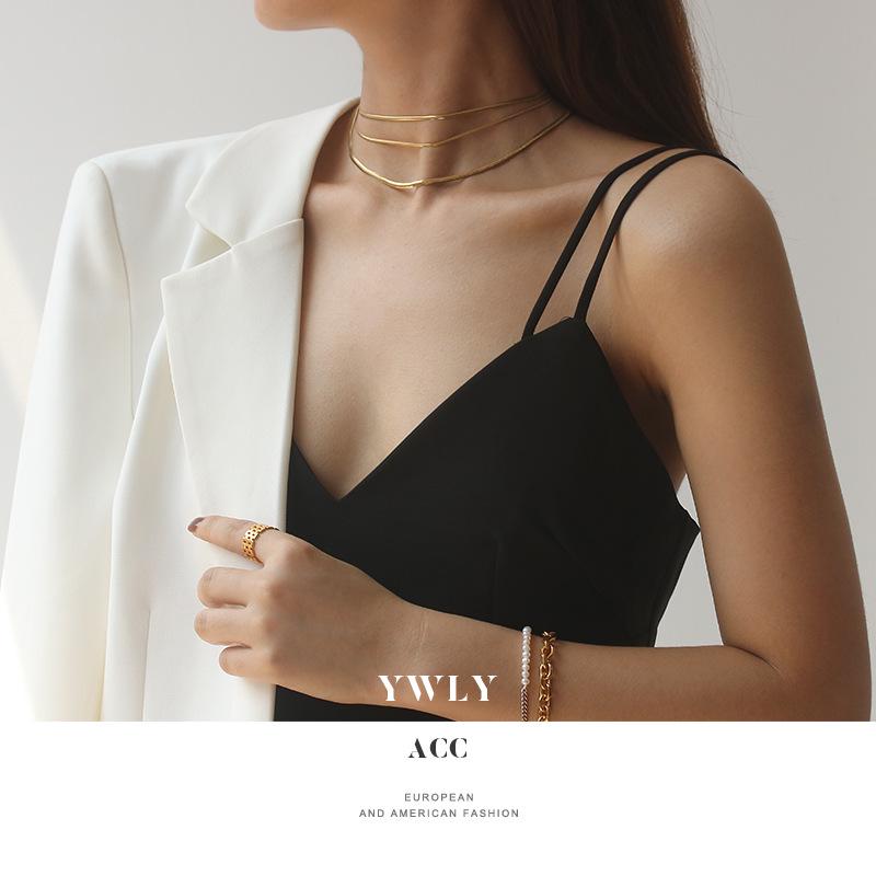 European-American Luxury Snake Bone Chain Choker: Unique Hip-Hop Titanium Steel Necklace for Women