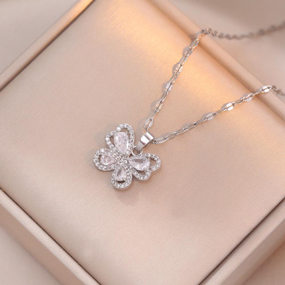 Butterfly Necklace with Color-Retaining Zircon - Fashionable, Versatile Women's Jewelry Accessory.