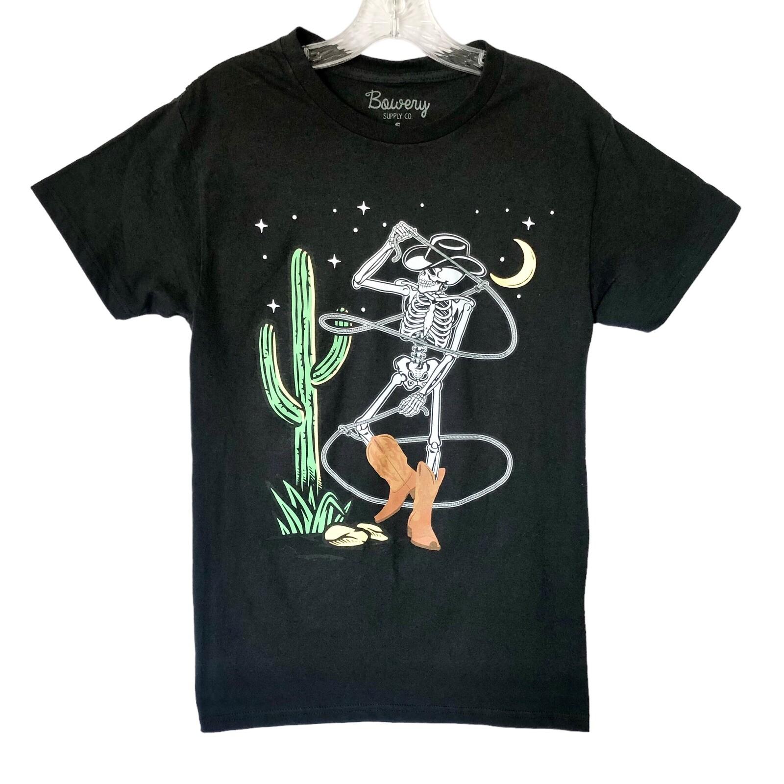 Bowery Supply Co. Men s Black Graphic T Shirt Sz S Cowboy Skeleton Halloween Tee S разноцветный