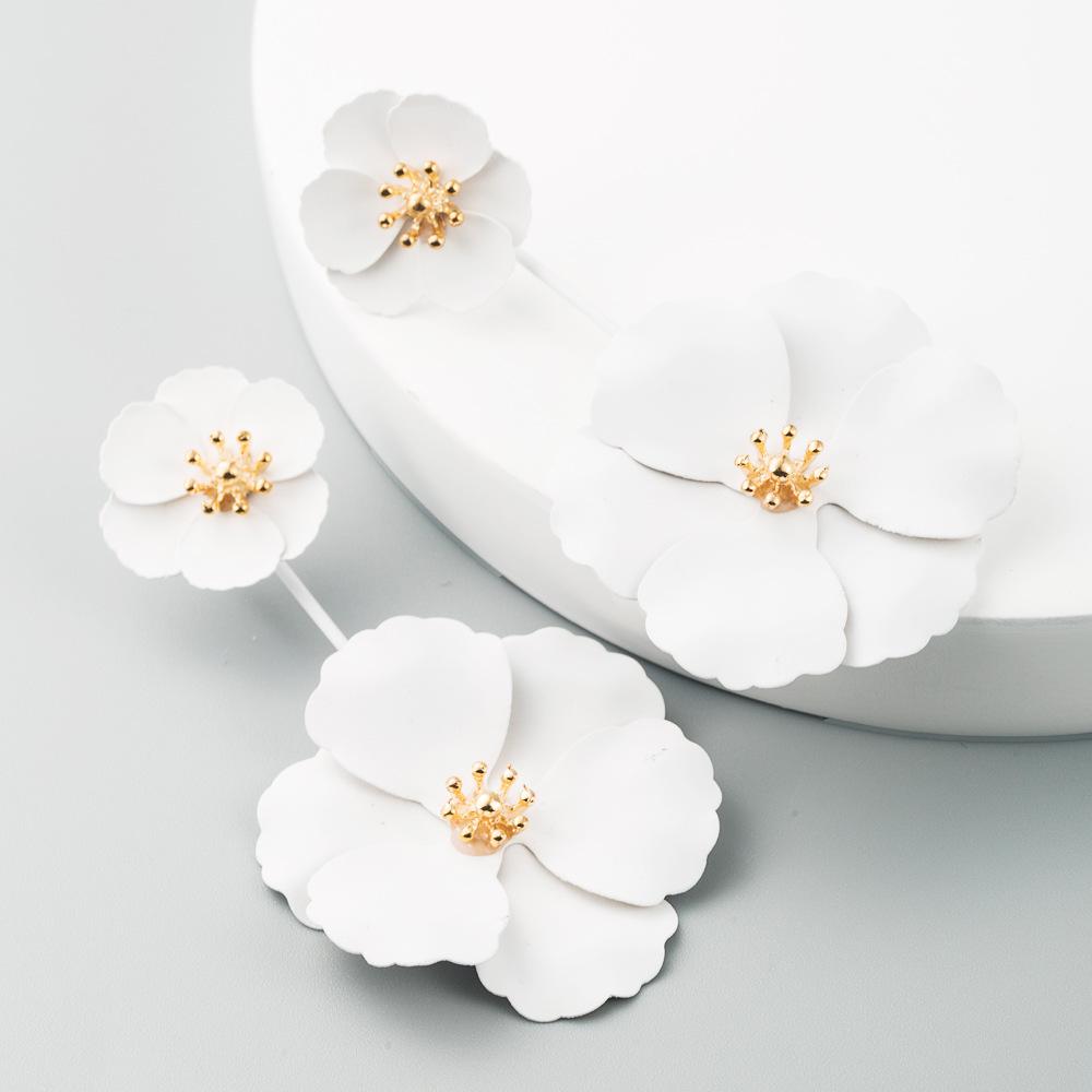

Fashionable, Sweet and Exaggerated Two-purpose Earrings with Gemstone Inlays, Long-style Earrings Featuring Alloy Flowers