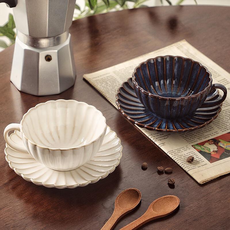 OLOEY Ceramic Mug with Chrysanthemum Saucer Set