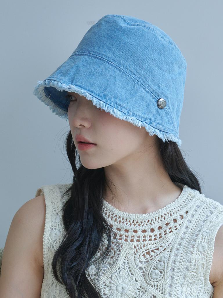 Olinkeompeulliteu Frayed Ham Moon Bucket Hat (Light Blue)