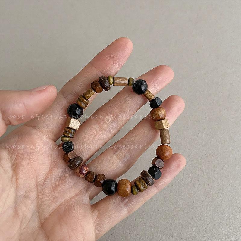 European & American Retro Wooden Bracelet: Women's Simple Neutral Design Hand Jewelry