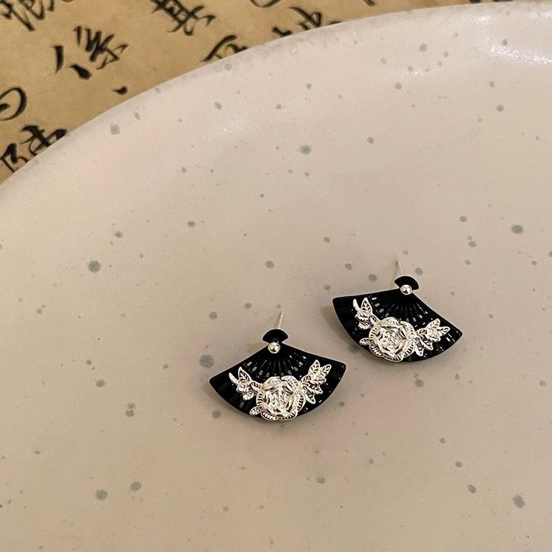 

Винтажные цветочные серьги в китайском стиле в форме веера: Уникальный дизайн женской моды серебряный