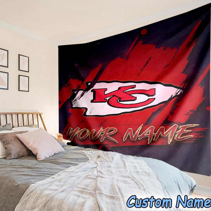 Benutzerdefinierter Name Kansas City Chiefs Helm Bedruckter Wandteppich, für Schlafzimmer, Wohnzimmer, Studentenwohnheim, Große Wanddekoration, Stoffdekoration Fan Geburtstagsgeschenke