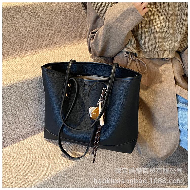 Premium Commuter Large-capacity Bag 2025 New Women's Bag Fashionable Versatile Shoulder Bag Autumn and Winter Popular Tote Bag