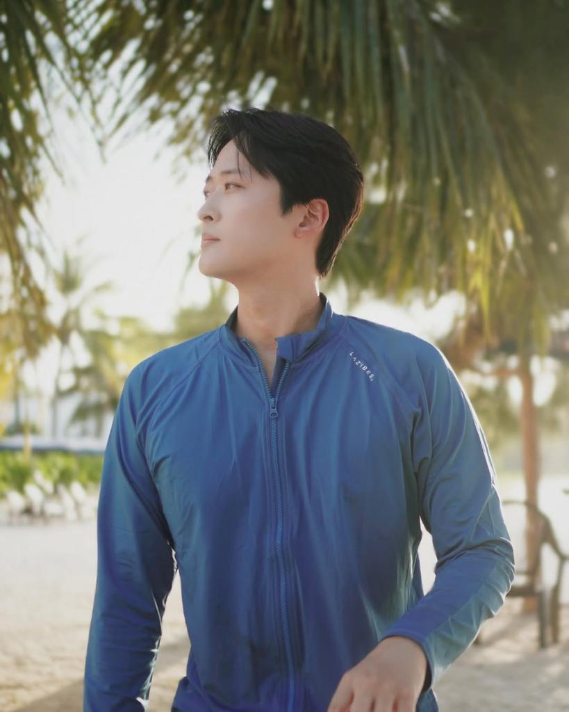 Leijibi Essential Loose Fit Multisports Men'S Zip-Up Rash Guard Storm Blue