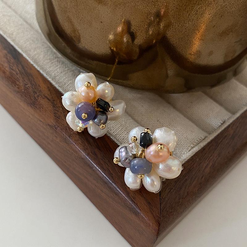 

Baroque Pearl Floral Earrings - Retro Vintage Light Luxury for Autumn and Winter