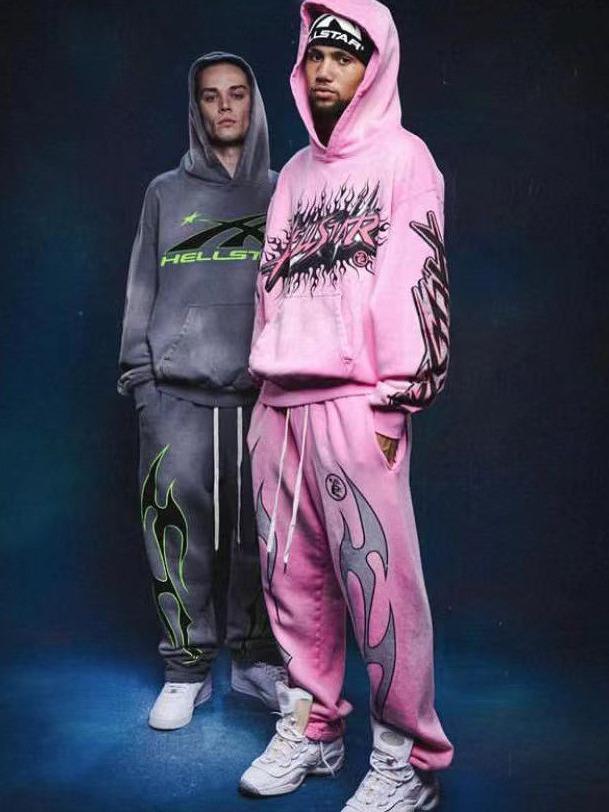 Retro mikina Hellstars s ručně malovaným graffiti - Trendy design s odlupující se barvou a barvením blátem