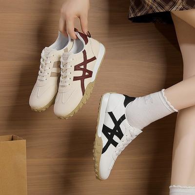 Încălțăminte pentru femei – Adidaşi