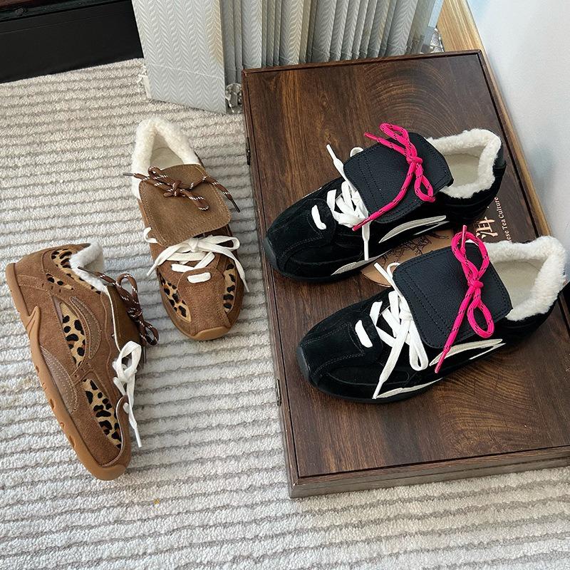 Leather horse hair women's winter new velvet warm women's casual versatile sports women's shoes