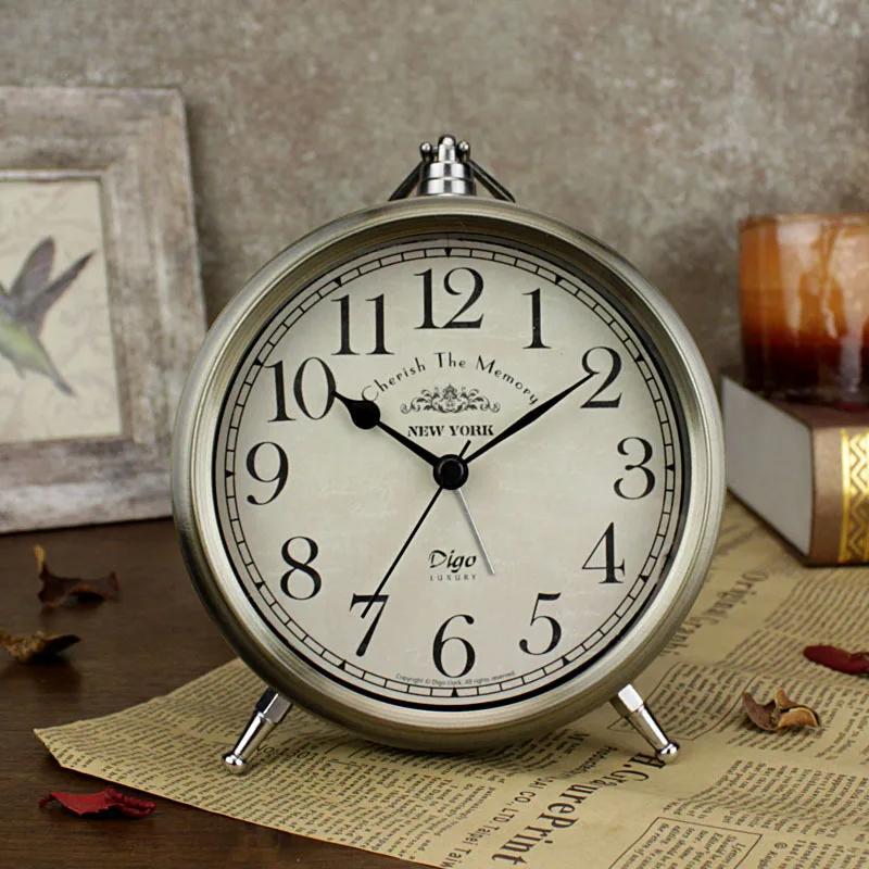 Retro Prosty Studencki Akademik Biurkowy Budzik Rzemiosło Metalowe Salon Sypialnia Cichy Budzik Dekoracja Domu