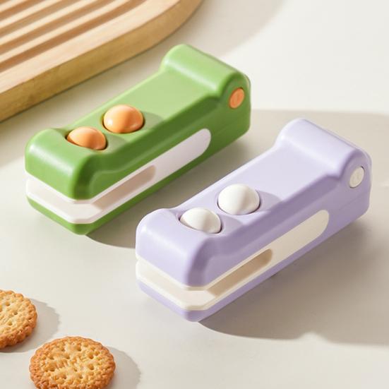 Mini Sealing Machine for Plastic Bags Handheld Heat Sealer Machine USB Charging Portable Bags Sealer for Snacks Fruit Spices