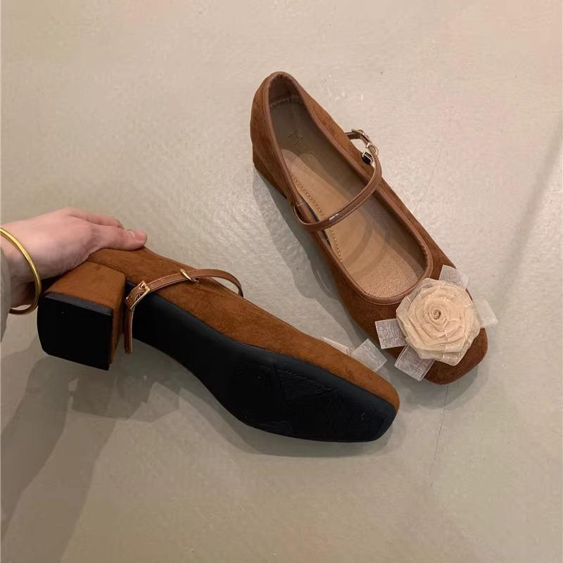 2025 spring and autumn new fashion versatile new Chinese high heels women's shoes French temperament elegant flower square