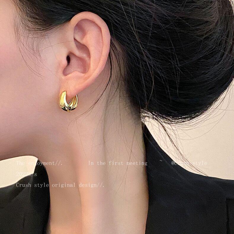 European and American style~ arc metal plain ring earrings women's ins simple temperament earrings New trendy commuter earrings