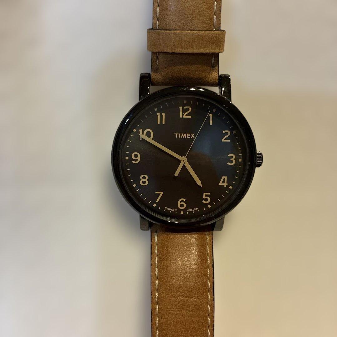 TIMEX Часы с черным циферблатом и кожаным ремешком