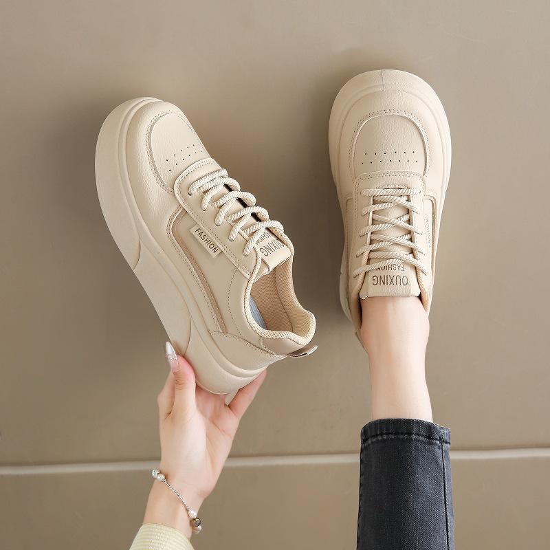 Height-increasing platform white shoes women's 2025 autumn new leather versatile sports shoes student soft-soled casual board shoes