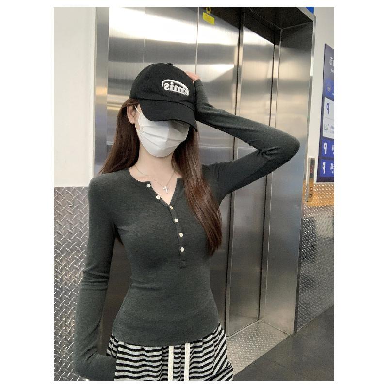 Buttoned half-open collar, regular shoulder, long-sleeve T-shirt for women, 2026 new slim-fit inner top