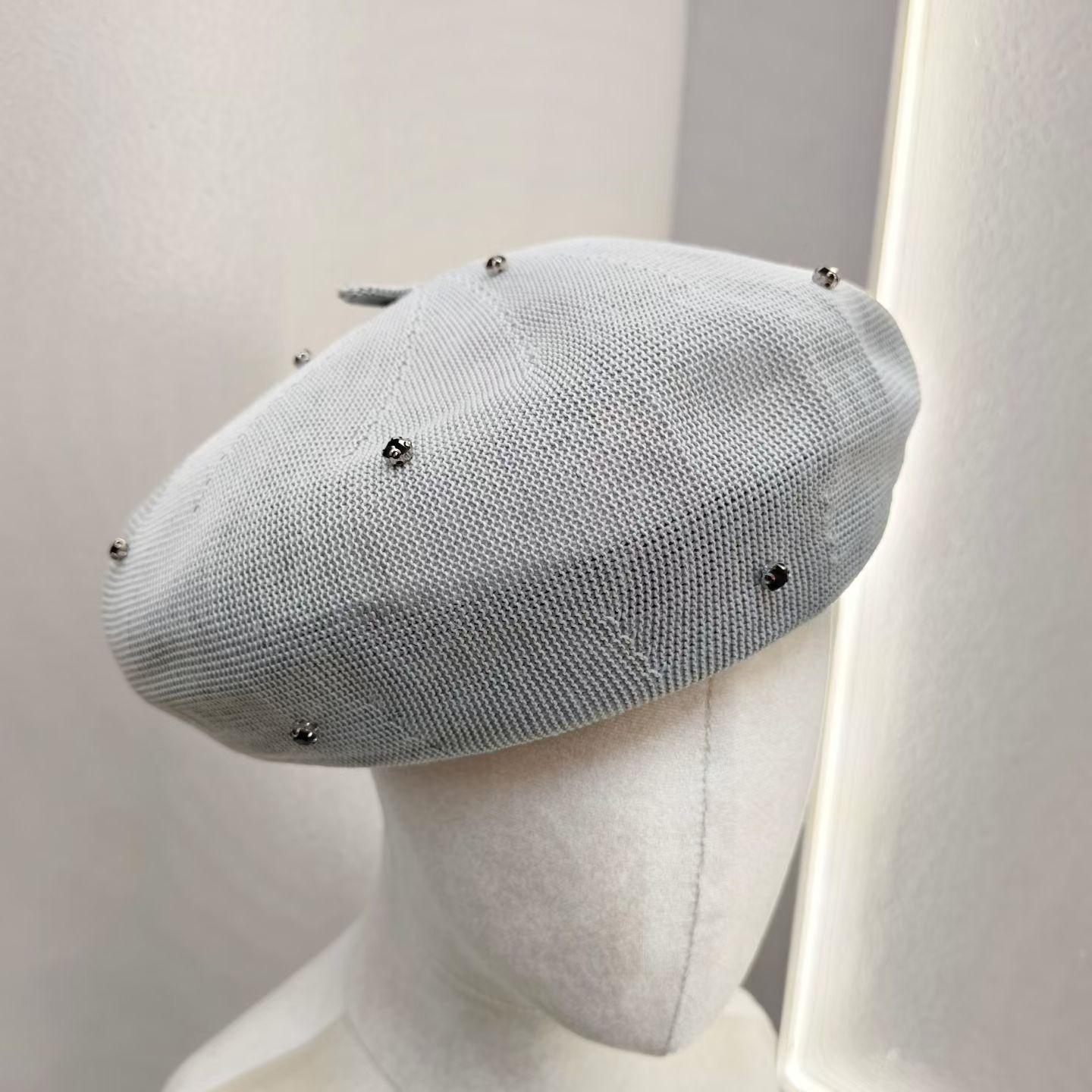 

Fashion Summe Beret Cap For Women Handmade Stone Outdoor Breathable Female Painter Hat Solid Designer Bonnets Bonia Caps Gift сірий