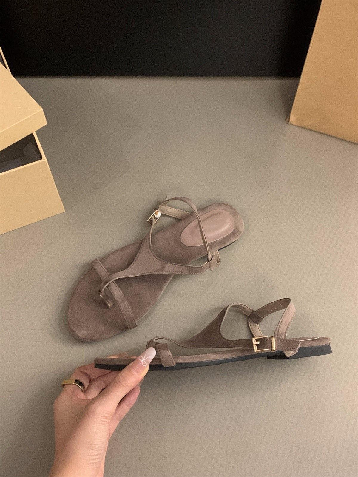 

Flat bottom retro toe French sandals fairy shoes 2025 new summer vacation wind beach roman shoes 40