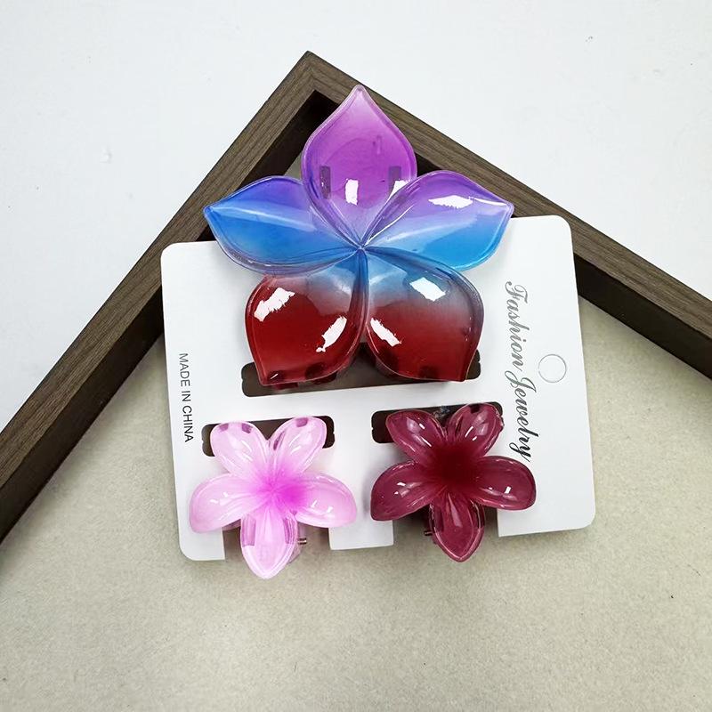 Sada skřipců do vlasů s frangipani: Květinové vlasové doplňky s imitací mramoru pro módní svátky