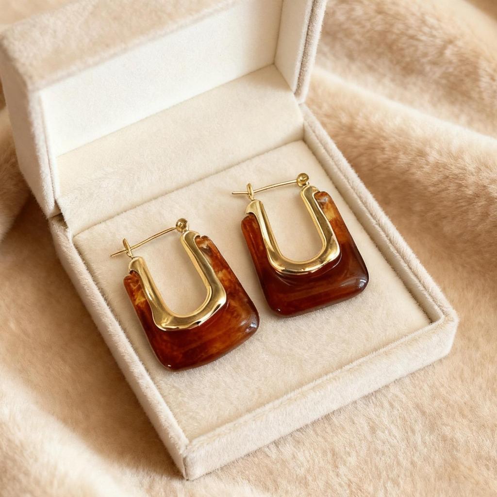 Miki French Retro Geometric Metal Stud Earrings: Versatile Cold Style Fashion Accessories