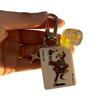 Einzigartiger Poker-Spiel-Themen-Schlüsselanhänger-Anhänger für Modeaccessoires mit Ornamente aus Acryl-Legierung