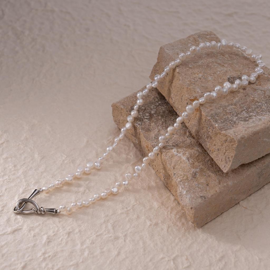 [Zynzonis] Freshwater Pearl Necklace for Women, Small Pearl Choker, 40–42cm, Silver Clasp, Nickel-Free, Layering, Gift