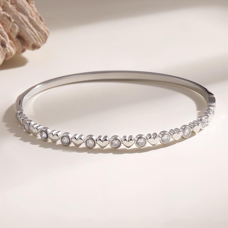 Couple's New Love Titanium Steel Women's High-end Fashion Buckle Open Bracelet Bracelet