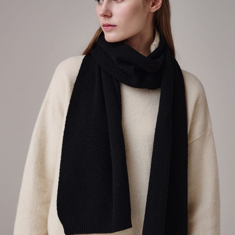 Saint Luxure Knitted Muffler Black