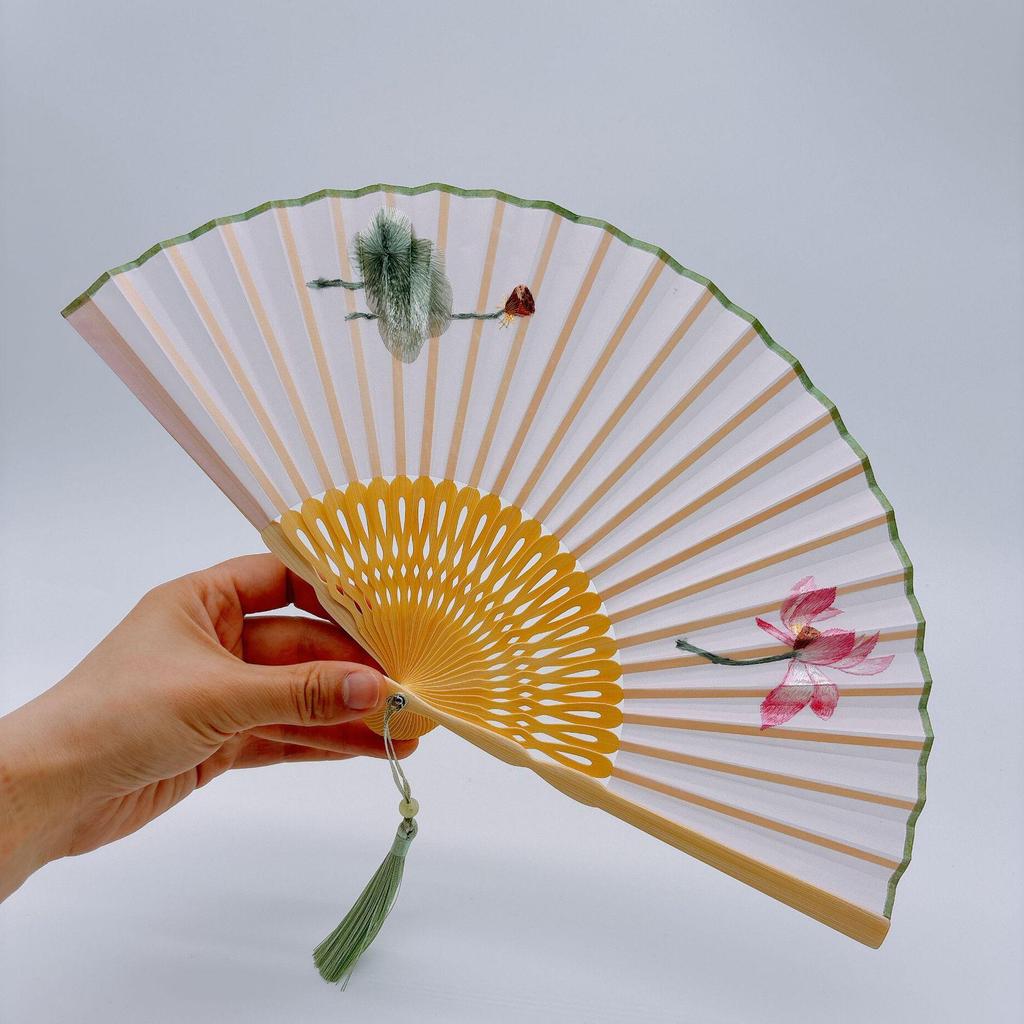 Hanfu Faltfächer im antiken Stil: Neuer chinesischer Design-Tanzfächer für Damen