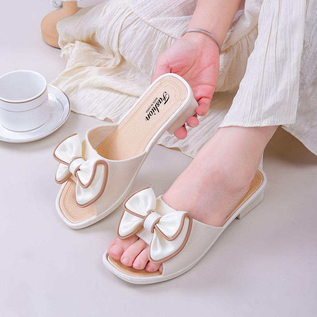 Women's New Versatile Fashion Summer Outer Wear Cool Slippers Non-slip Wear-resistant Thick Bottom One-word Slippers Women