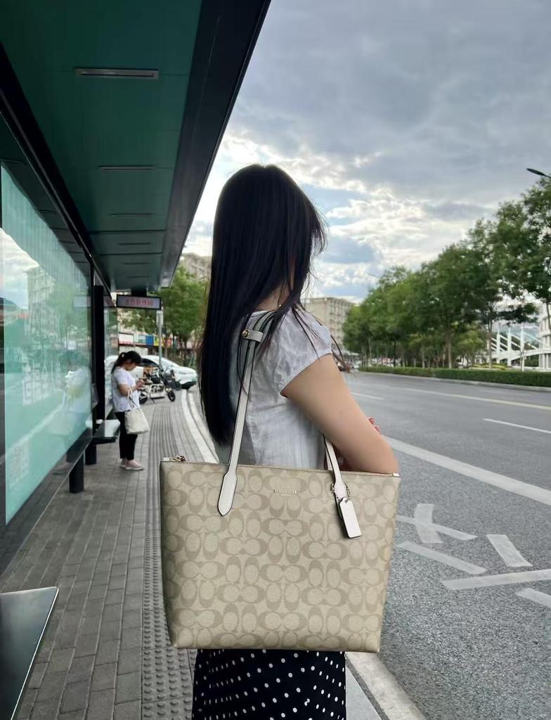 Torba z zamkiem błyskawicznym Zip30 od Kou C: Klasyczna kwiatowa torba na ramię o dużej pojemności dla kobiet