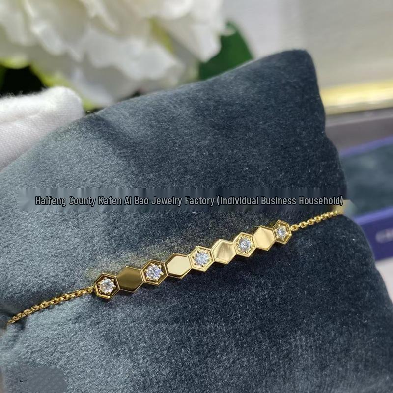 

Precision Honeycomb Interlocking Diamond Bracelet: Luxurious, Versatile Couple s Jewelry with Three-Dimensional Light Style Mixed Material золотий