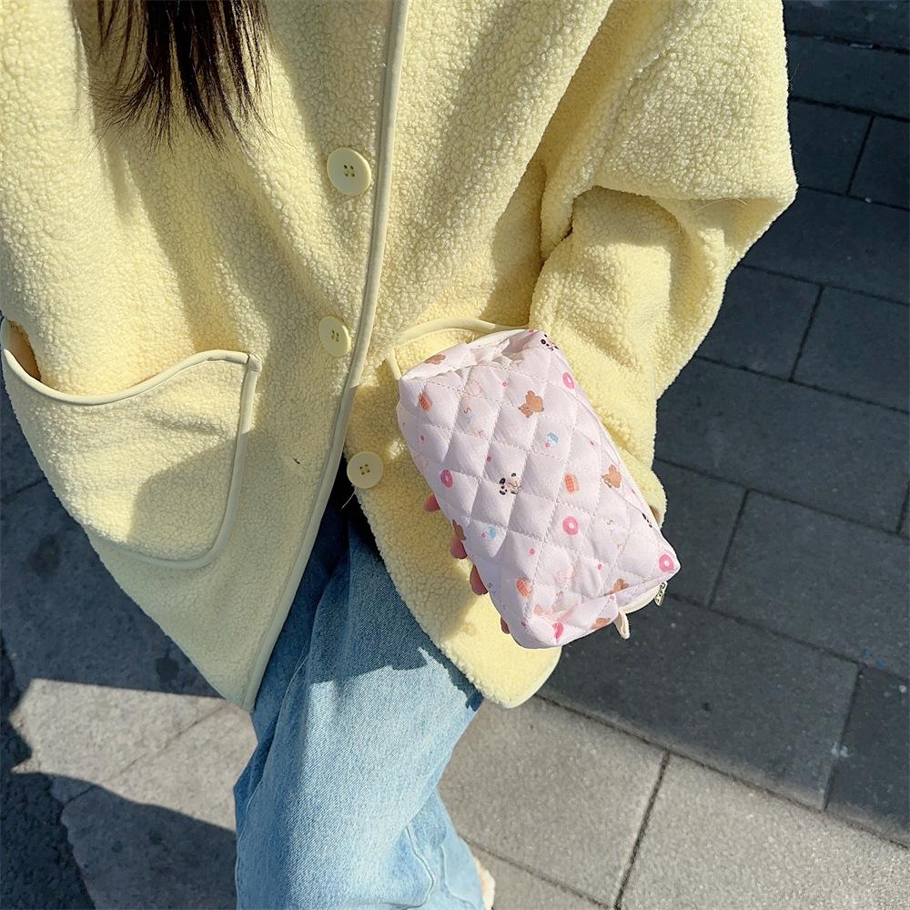 Fresh Quilted Hand-Held Cosmetic Bag for Girls - Large Capacity Cute Storage for Stationery and More