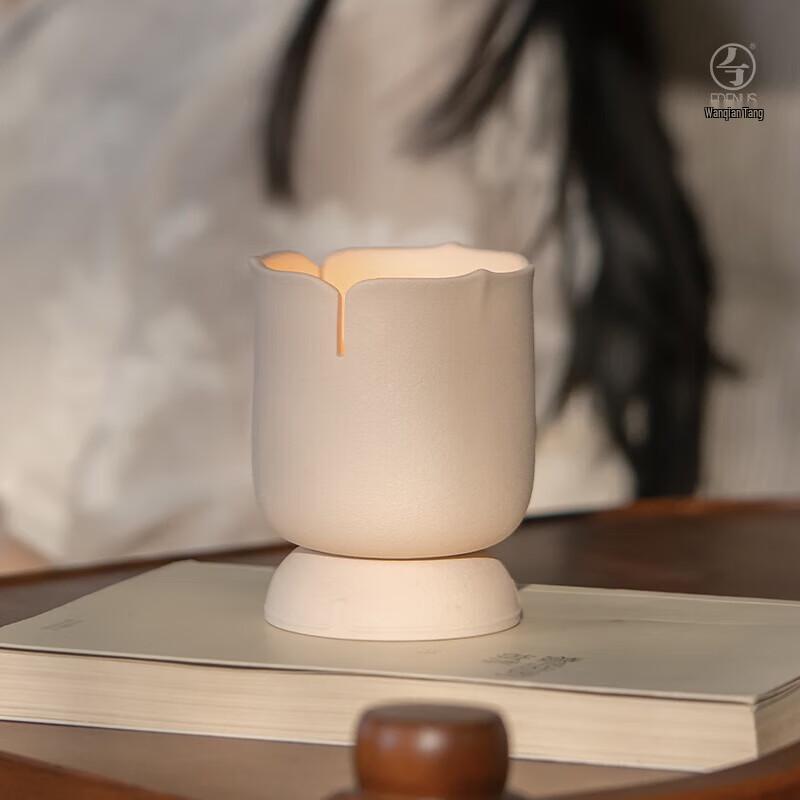 Edenus Ceramic Scented Candle